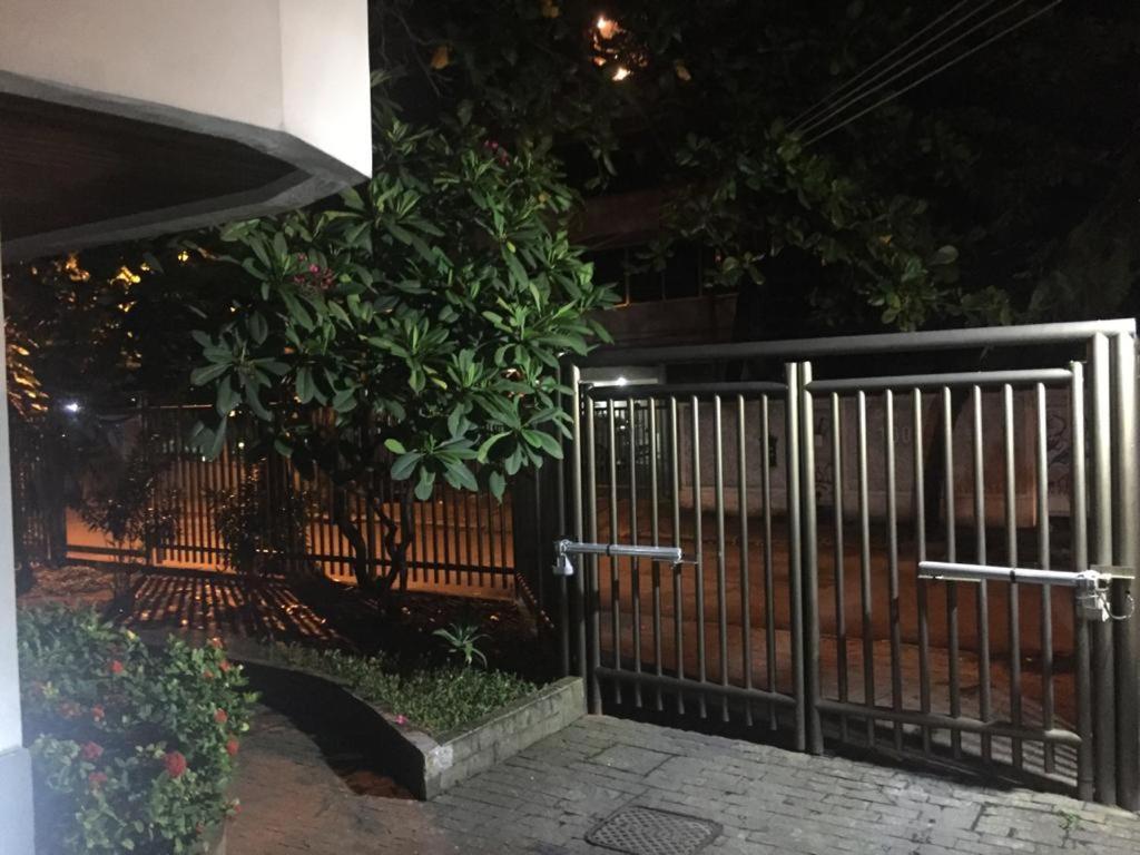 Apartamento Barra Metro E Praia
